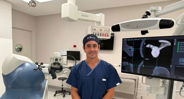 Dr Chia in theatre: 'Dr Marcus Chia performing NSW’s first Mako robotic shoulder replacement at Sydney Adventist Hospital, Wahroonga, March 2026'